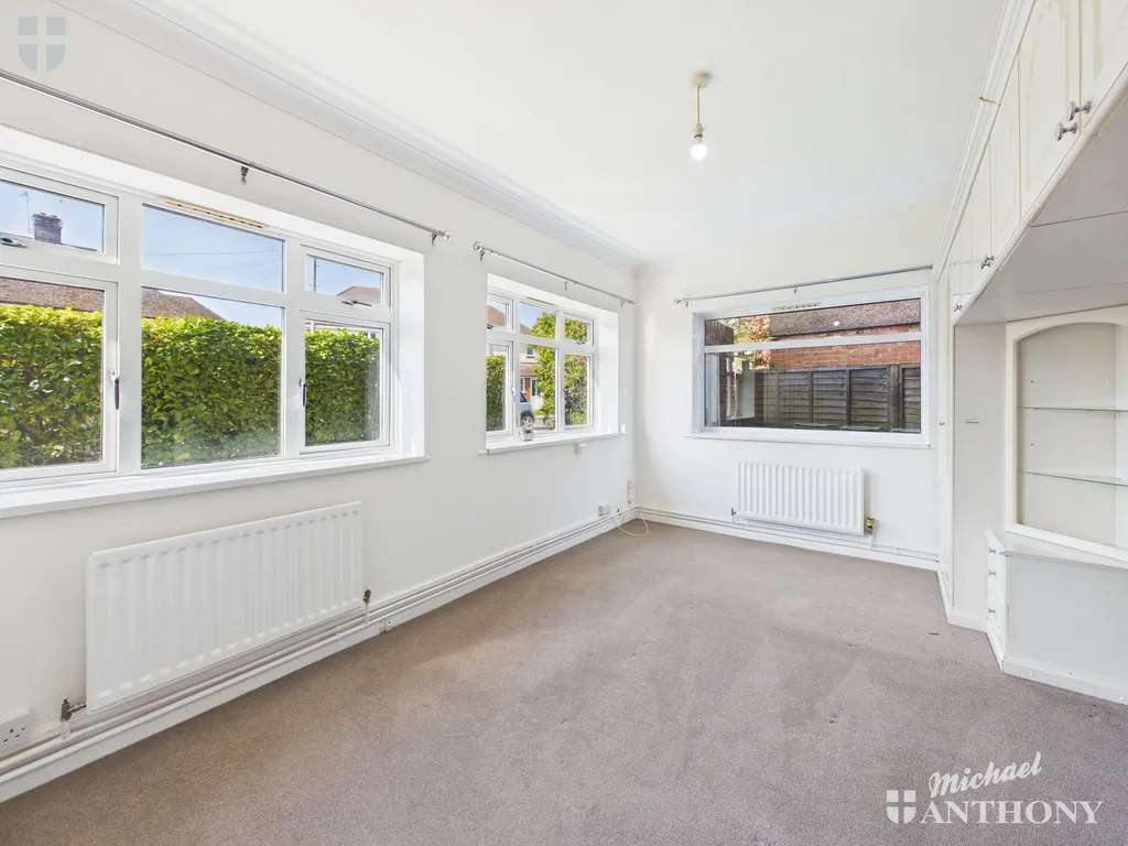 Russell Court, Old Stoke Road, Aylesbury, HP21 8DF, photo 6