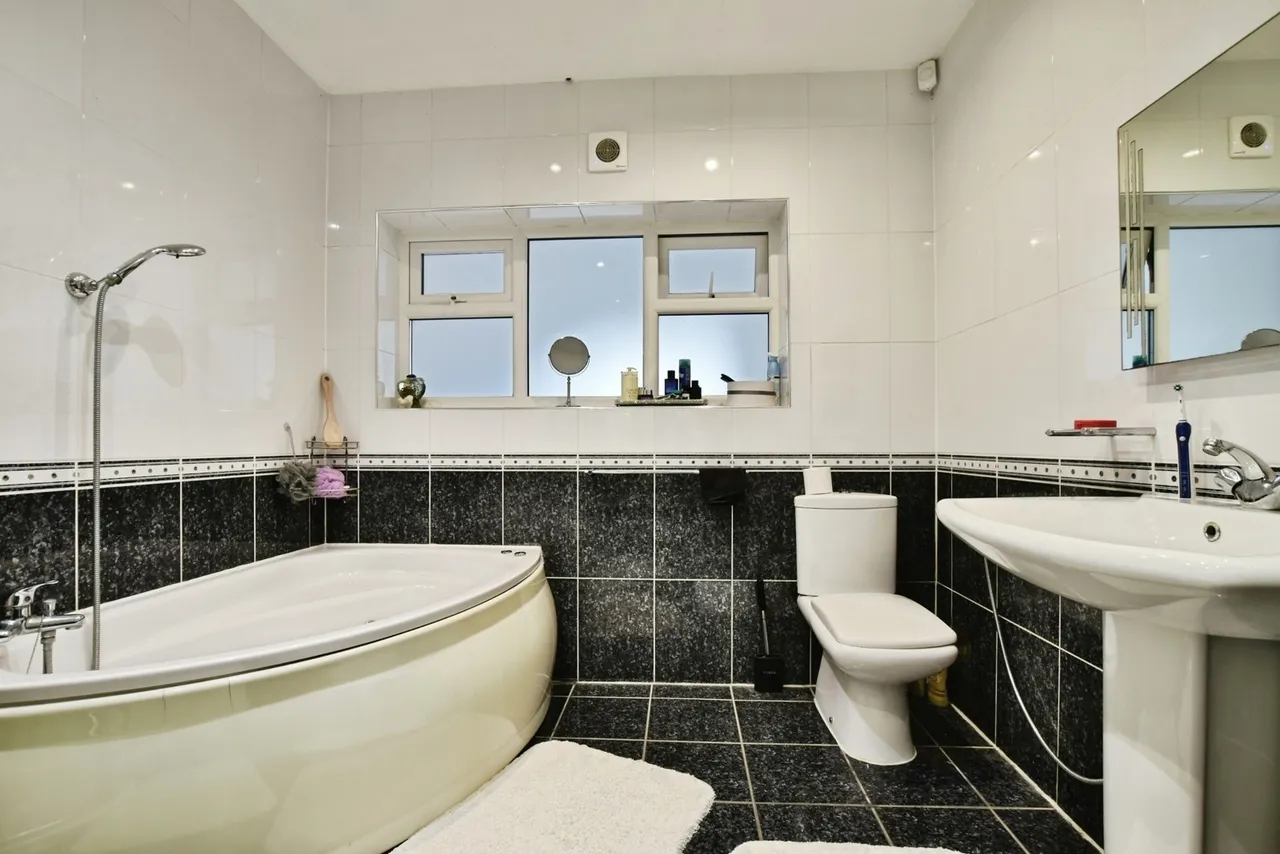 Glandon Drive, Cheadle Hulme, Cheadle, Greater Manchester, SK8, photo 18