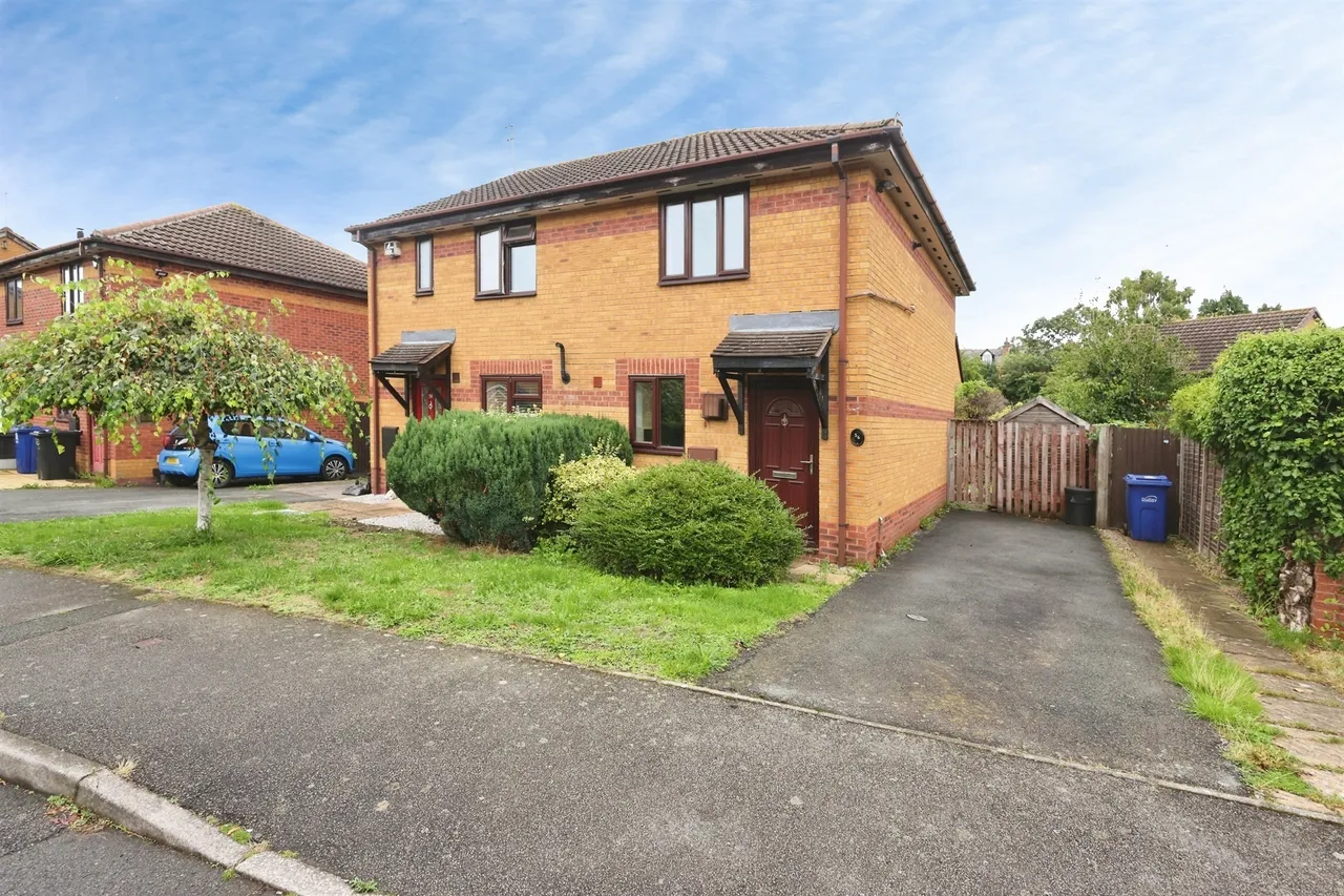 2 bed house for sale — Richardson Drive, Wollaston, Stourbridge