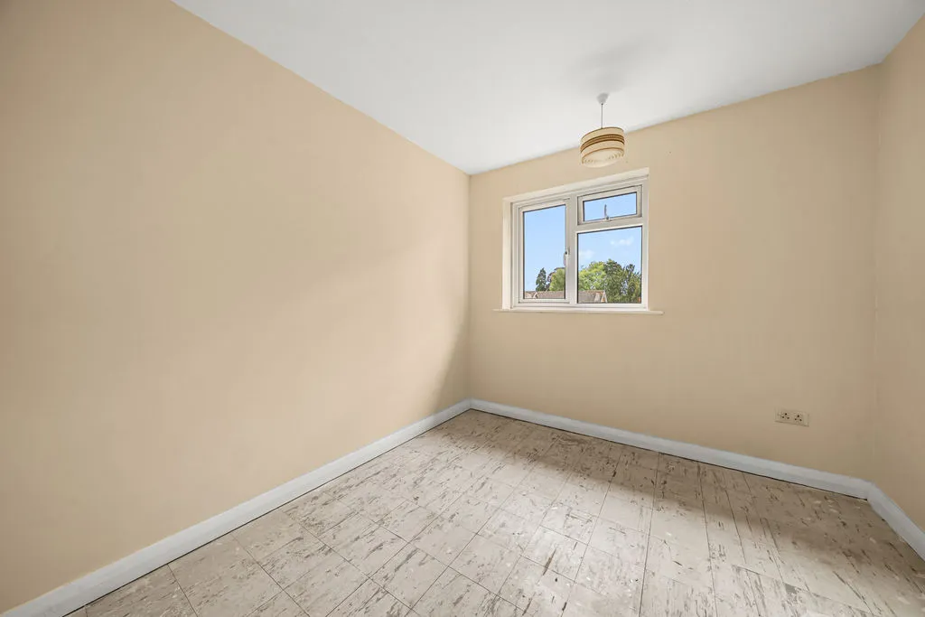 Simplemarsh Road, Addlestone KT15 1QH, photo 7
