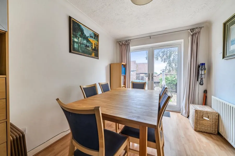 Hawkesworth Drive, Bagshot, GU19, photo 15