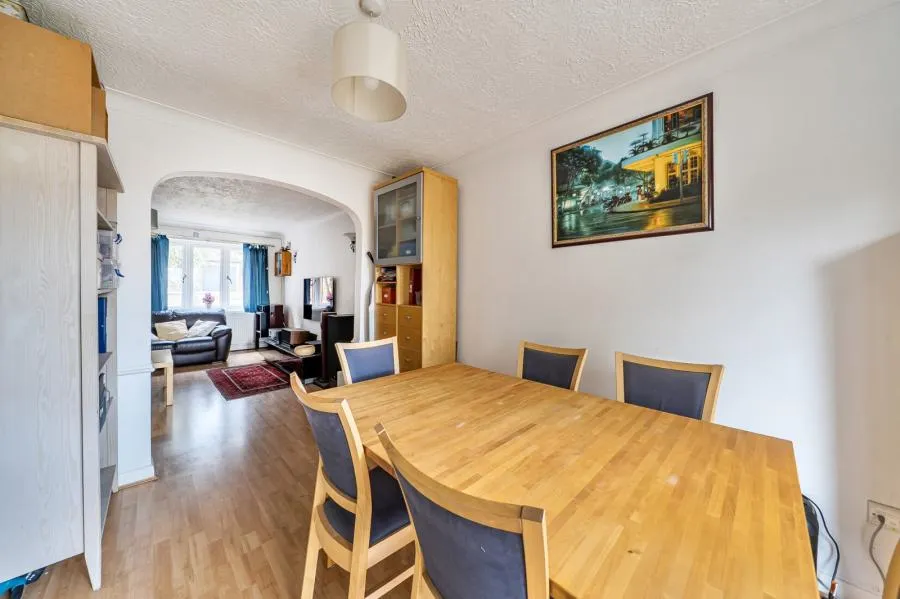 Hawkesworth Drive, Bagshot, GU19, photo 14