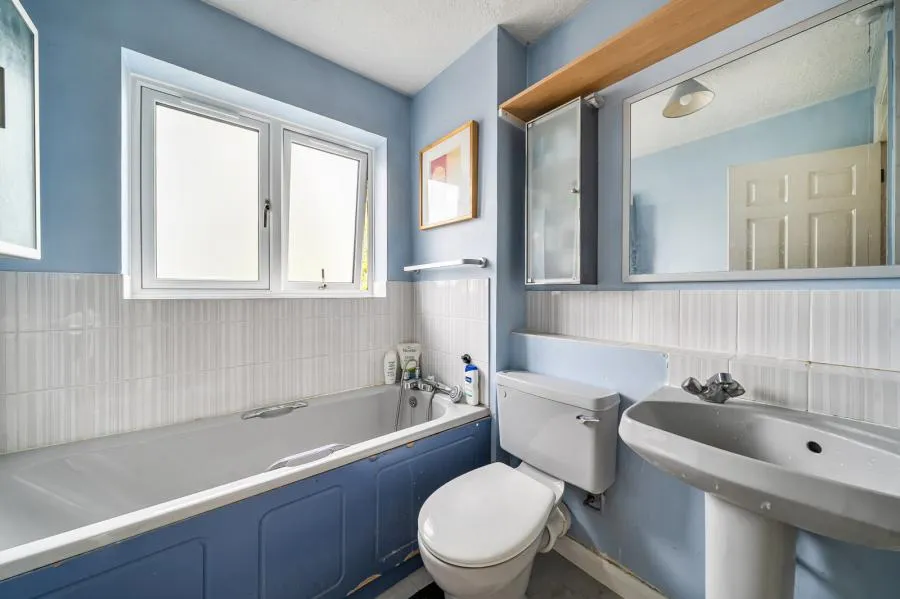 Hawkesworth Drive, Bagshot, GU19, photo 19