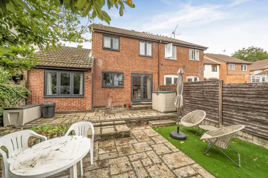 Hawkesworth Drive, Bagshot, GU19, photo 10