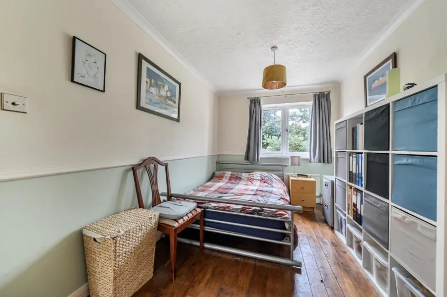 Hawkesworth Drive, Bagshot, GU19, photo 9