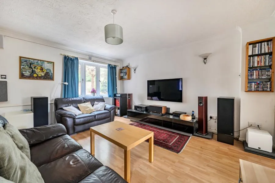 Hawkesworth Drive, Bagshot, GU19, photo 17