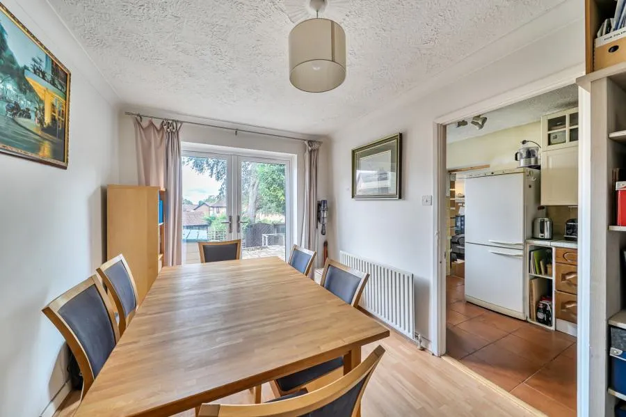 Hawkesworth Drive, Bagshot, GU19, photo 4