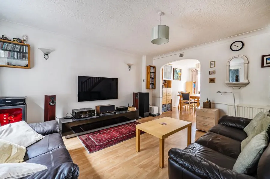 Hawkesworth Drive, Bagshot, GU19, photo 3