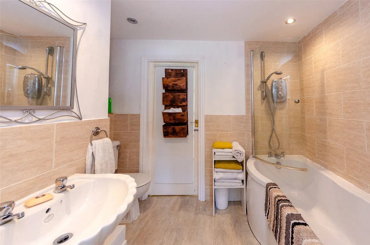 Abergele Road, Llanddulas, photo 12