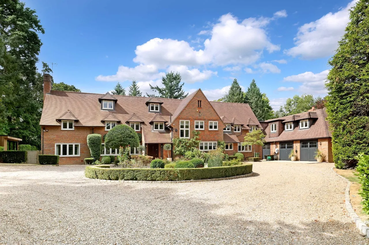 8 bed house to rent, Nightingales Lane, Chalfont St. Giles, HP8