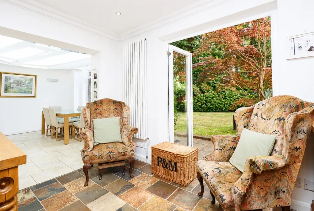 Waverley Avenue, Fleet, photo 9