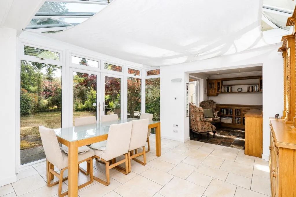 Waverley Avenue, Fleet, photo 10