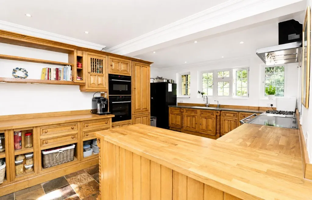 Waverley Avenue, Fleet, photo 6