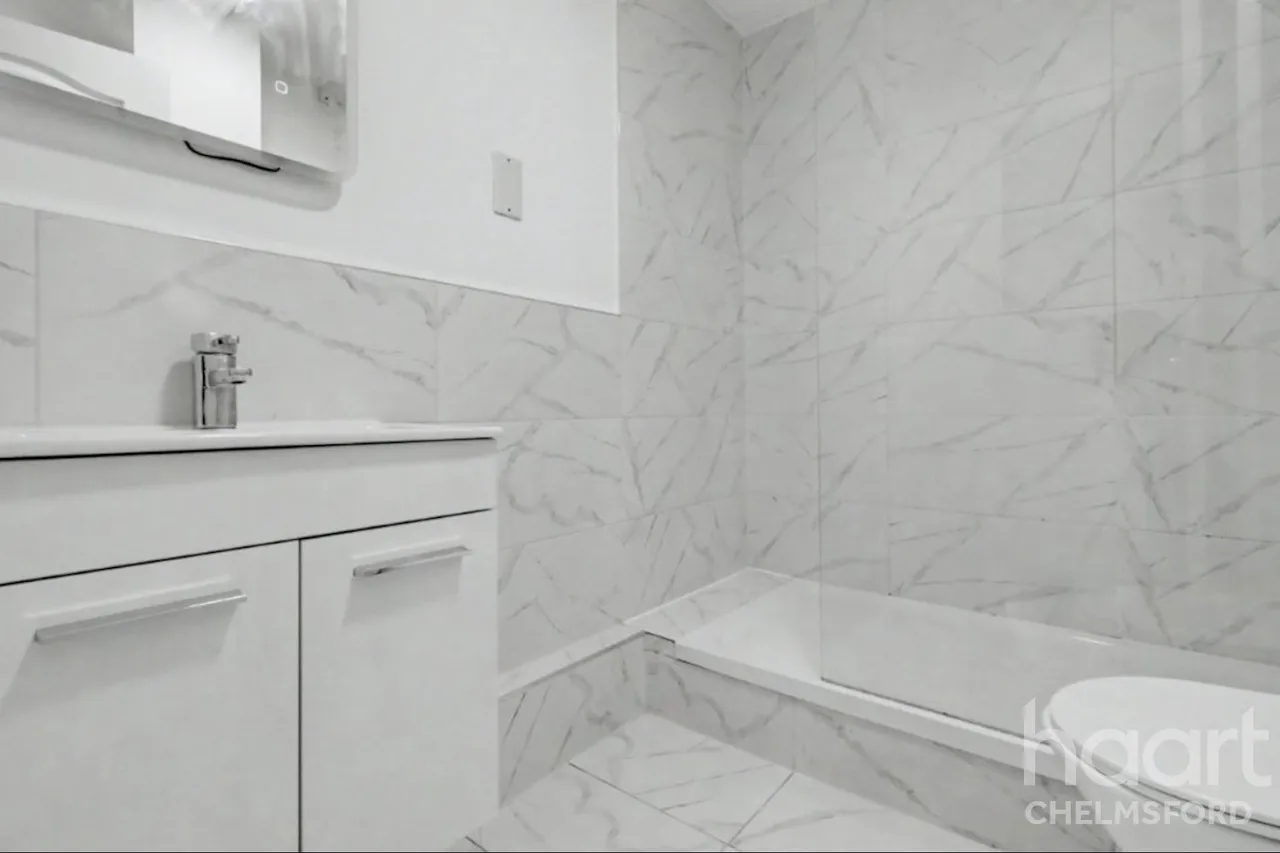 Cavendish Gardens, CM2, photo 11