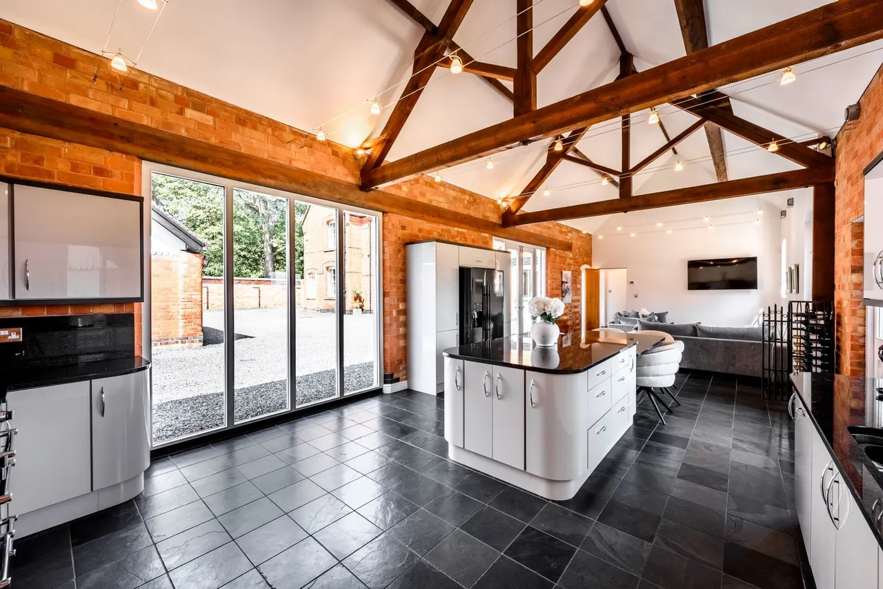 The Coach House. Tatenhill Common, Rangemore, DE13 9RS, photo 3