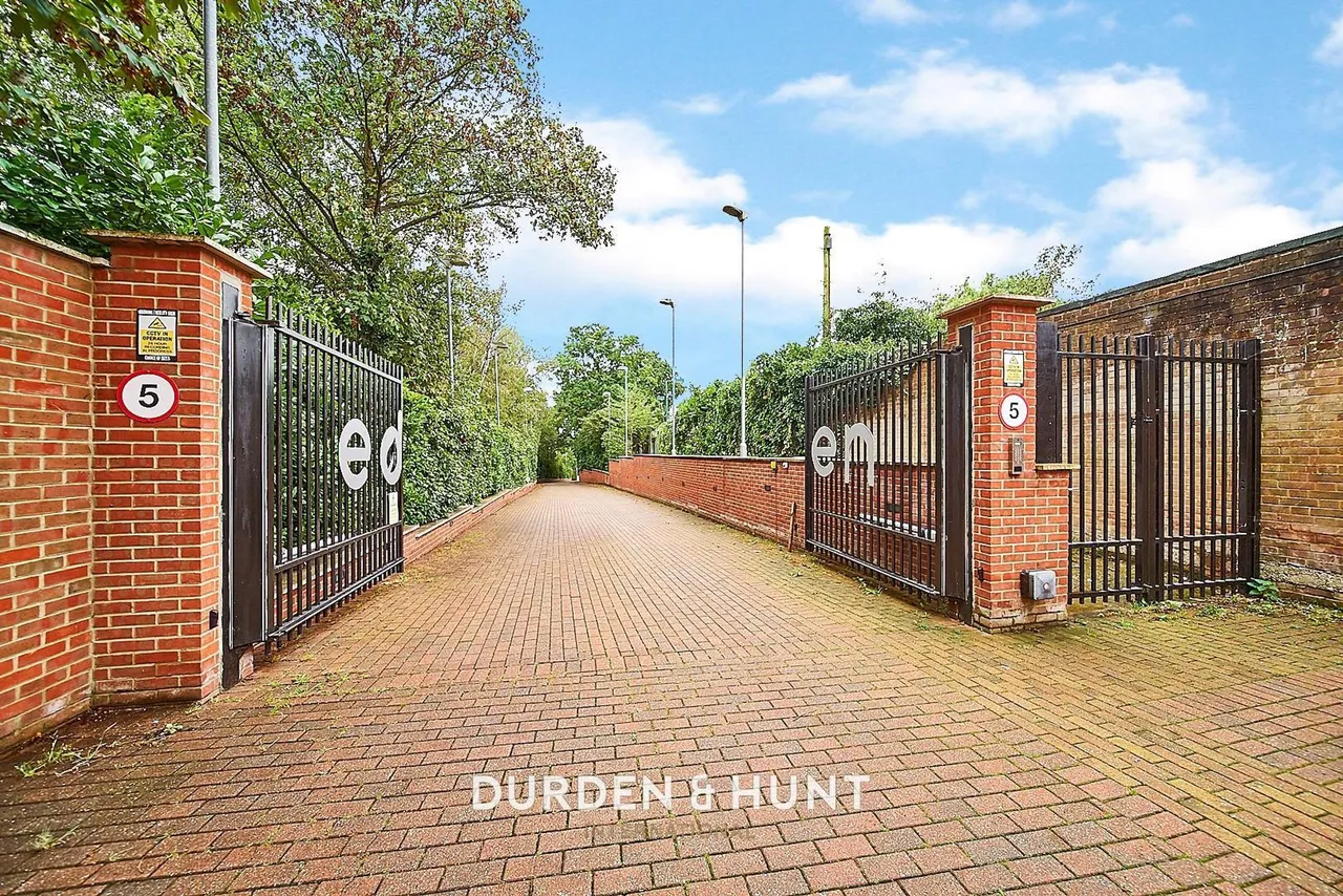 Eden Avenue, Chigwell, IG7, photo 20