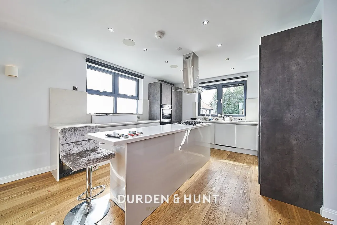 Eden Avenue, Chigwell, IG7, photo 4