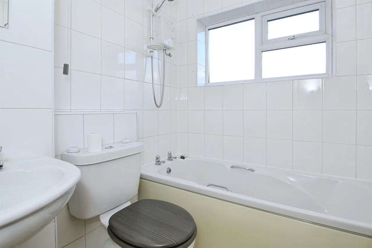 Wakelyn Road, Peterborough, PE7, photo 13