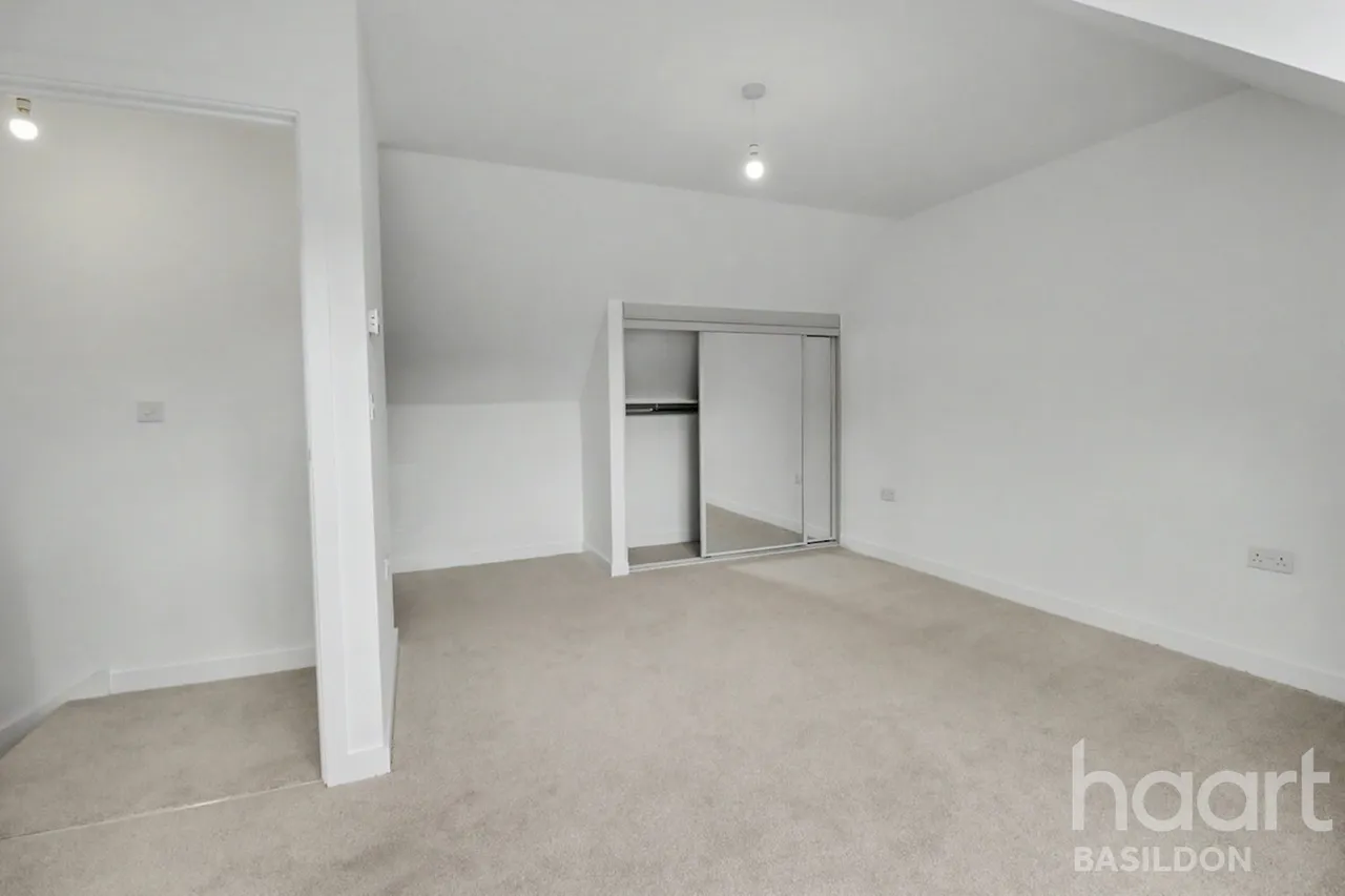 Ghyllgrove Close, Basildon, SS14, photo 15