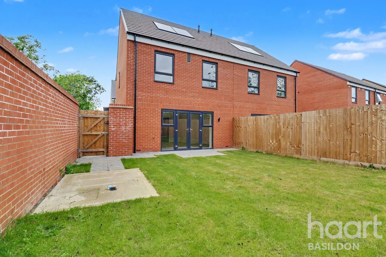 Ghyllgrove Close, Basildon, SS14, photo 18