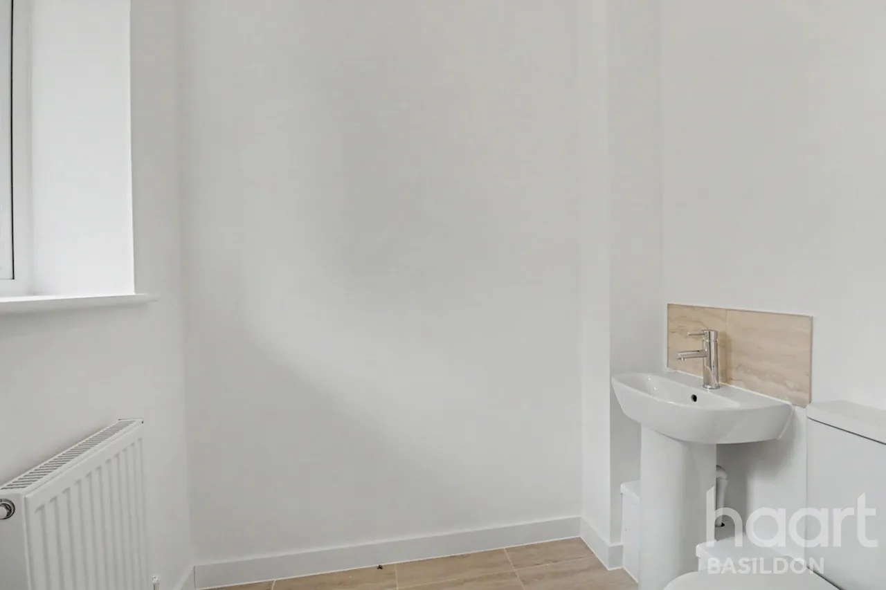 Ghyllgrove Close, Basildon, SS14, photo 6