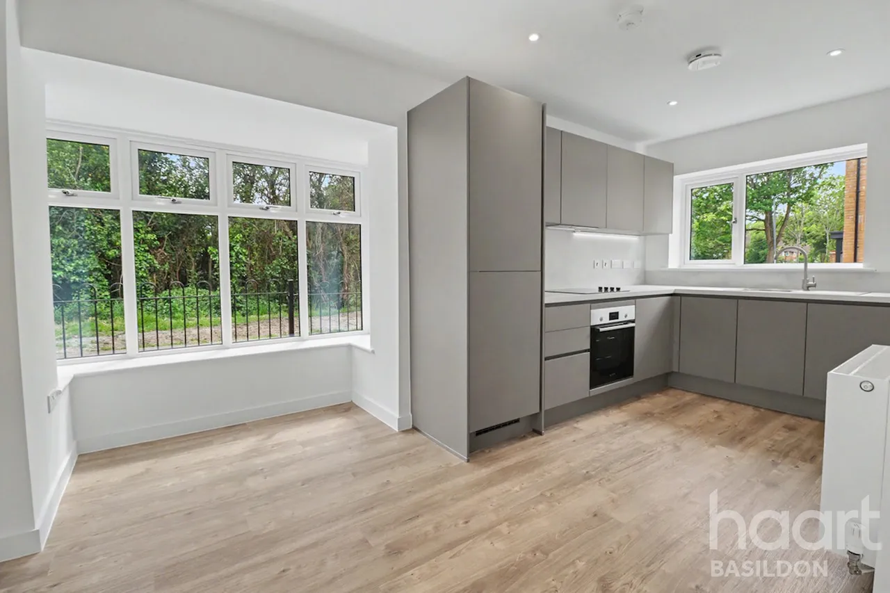 Ghyllgrove Close, Basildon, SS14, photo 7