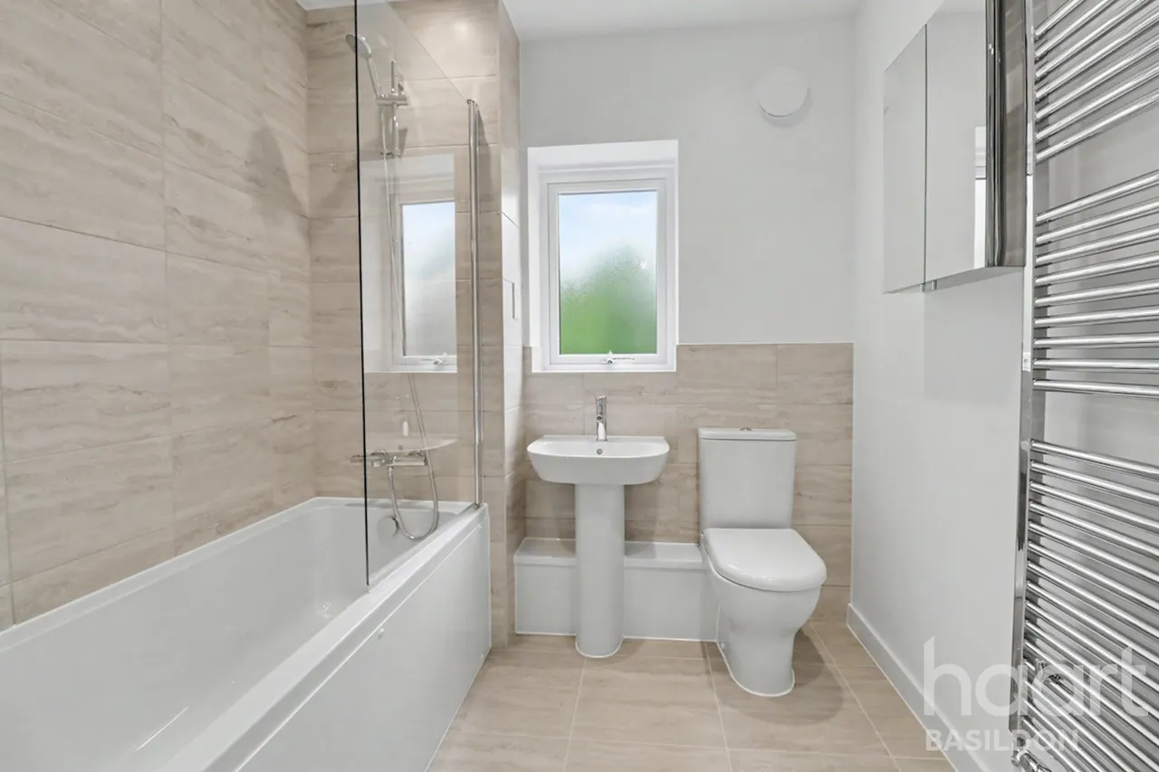 Ghyllgrove Close, Basildon, SS14, photo 11