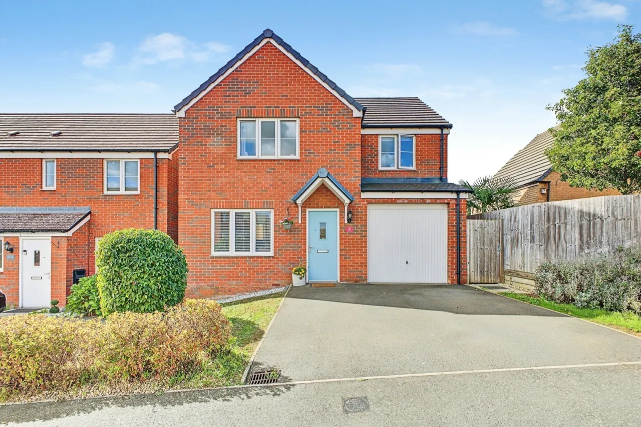 4 bed house for sale, York Way, Northampton, NN5