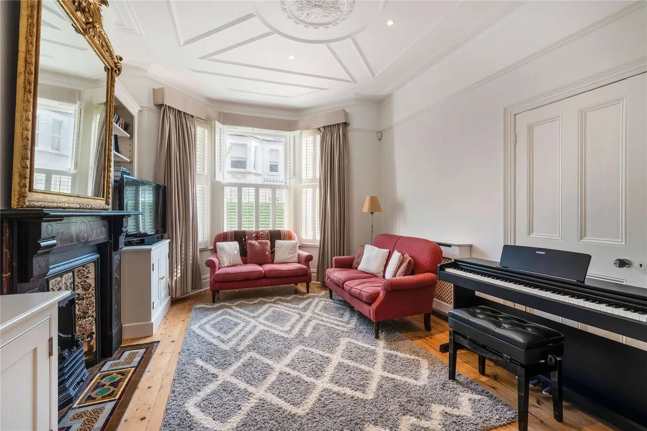 Bramfield Road, London, SW11 6PZ, photo 2