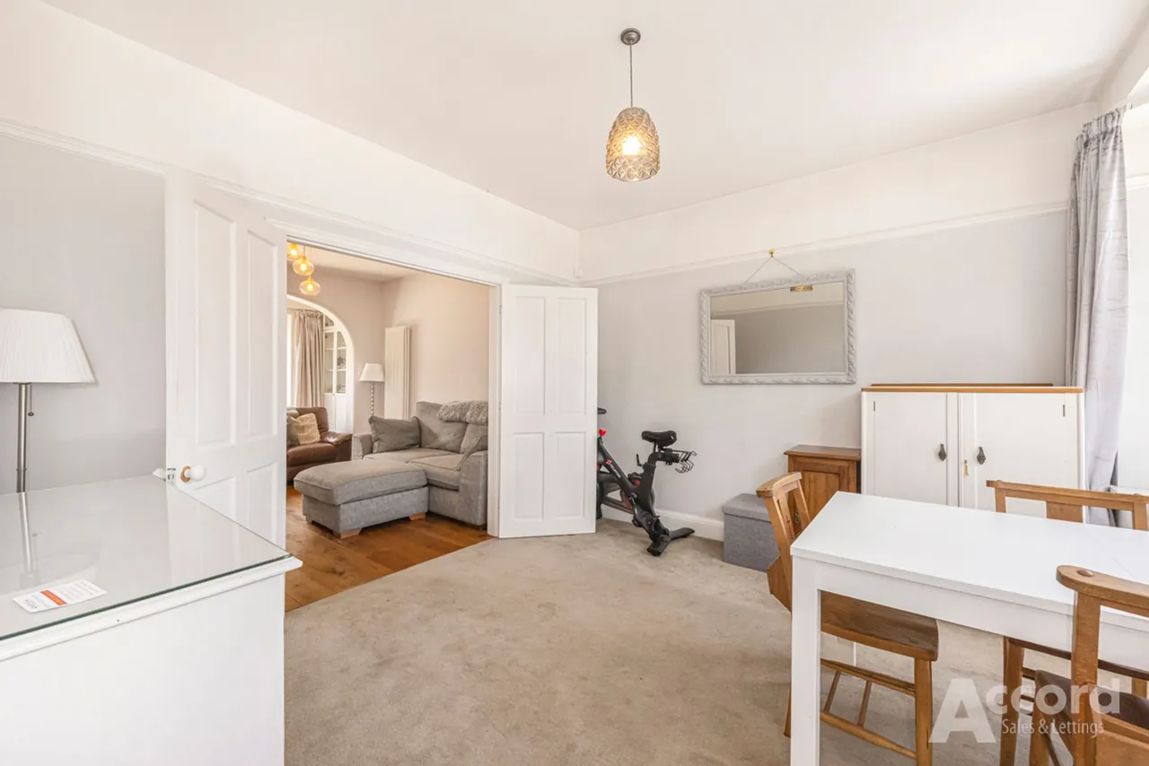 Parkside Avenue, Romford, RM1, photo 33