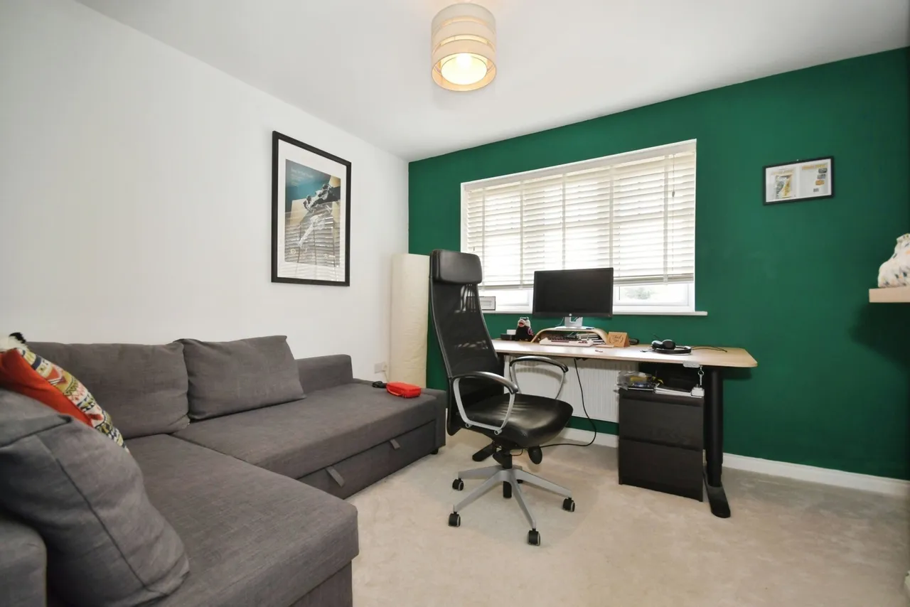 Poppy Crescent, Chesterfield, S41, photo 13