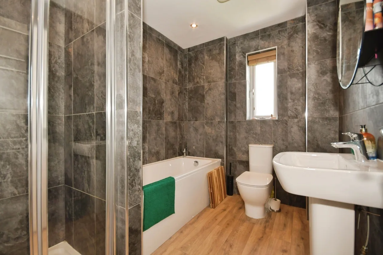 Poppy Crescent, Chesterfield, S41, photo 10