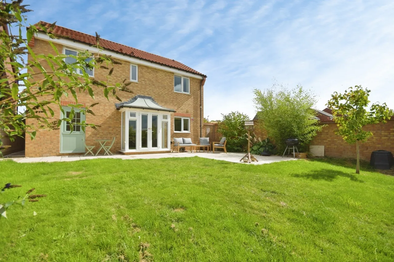Poppy Crescent, Chesterfield, S41, photo 16
