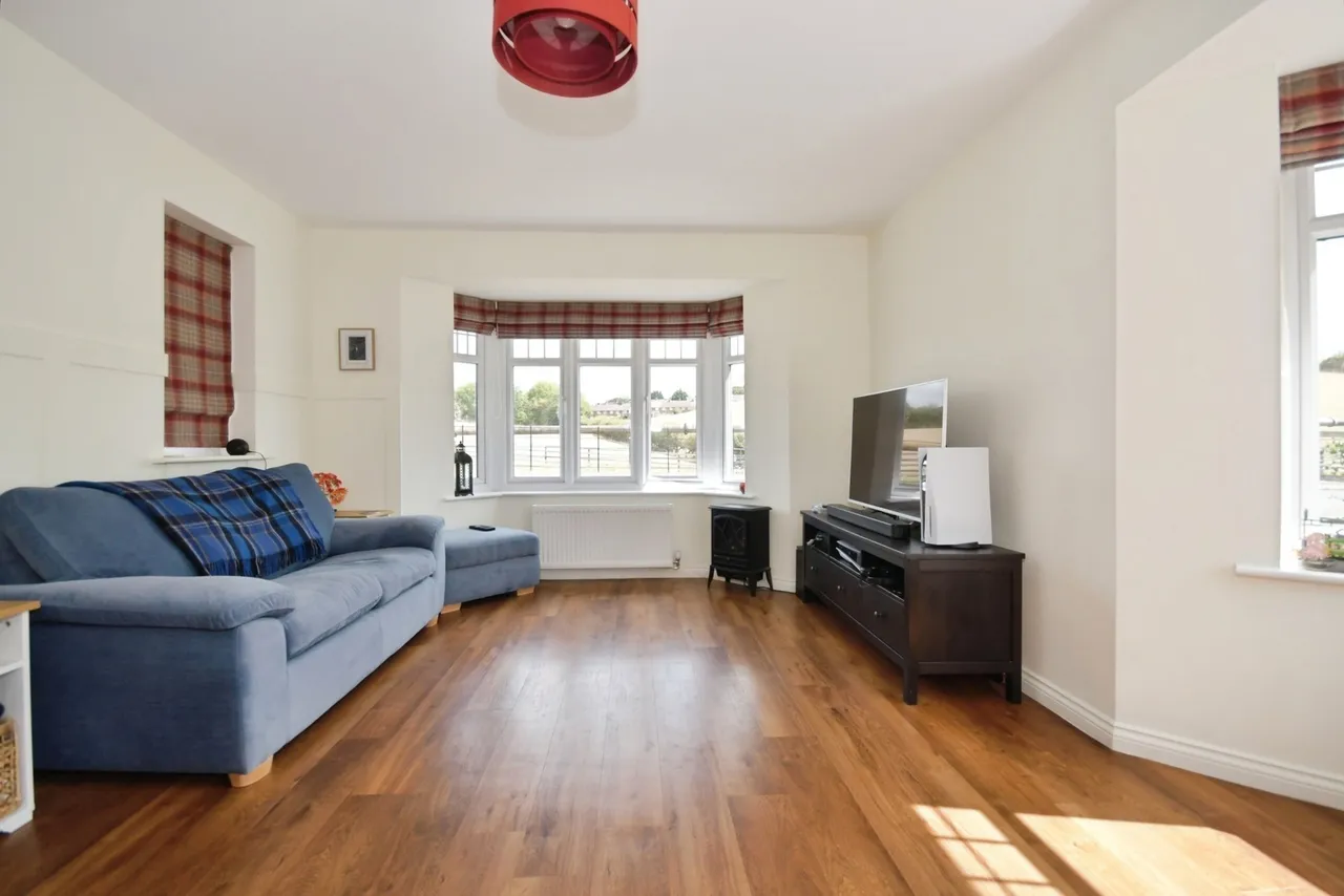 Poppy Crescent, Chesterfield, S41, photo 3