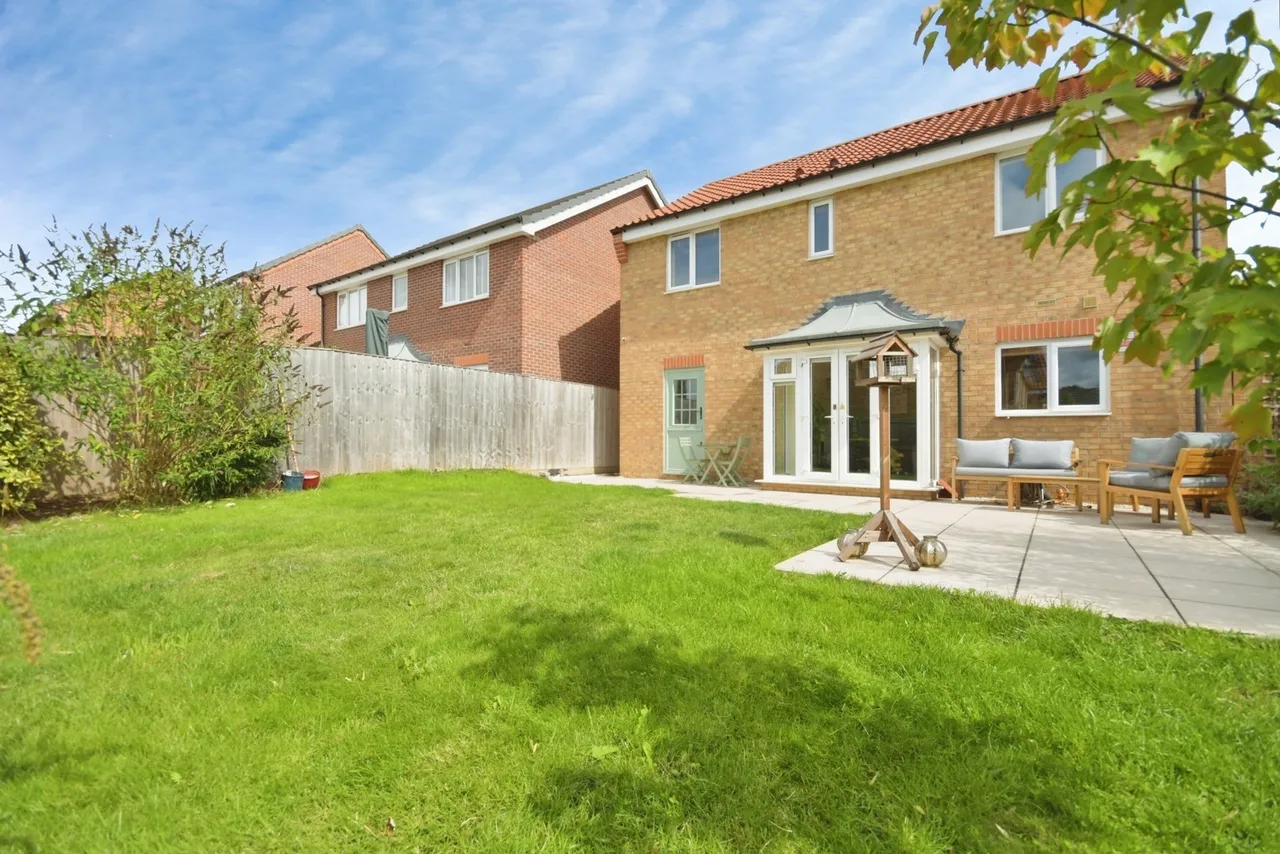 Poppy Crescent, Chesterfield, S41, photo 15