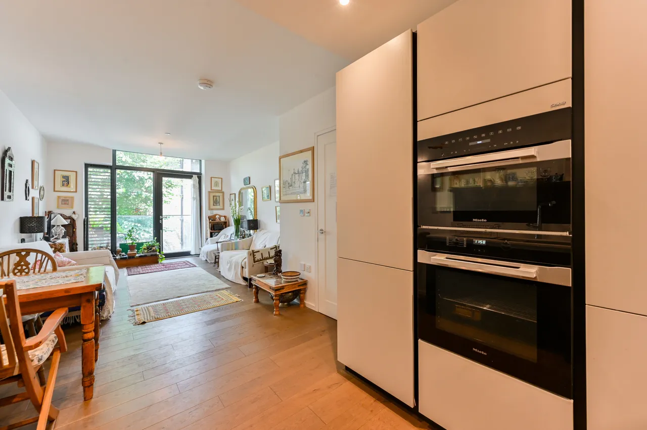 London, SW4, photo 6