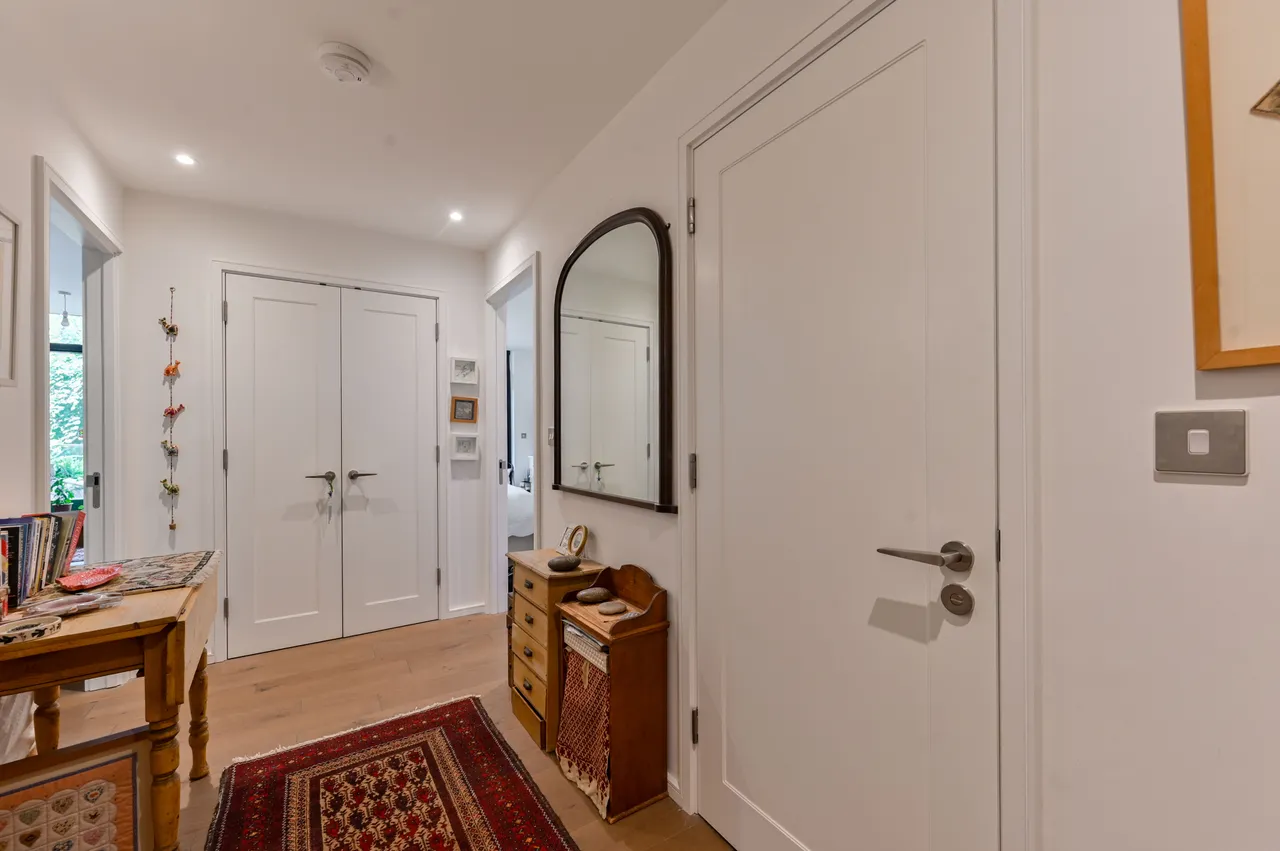 London, SW4, photo 15