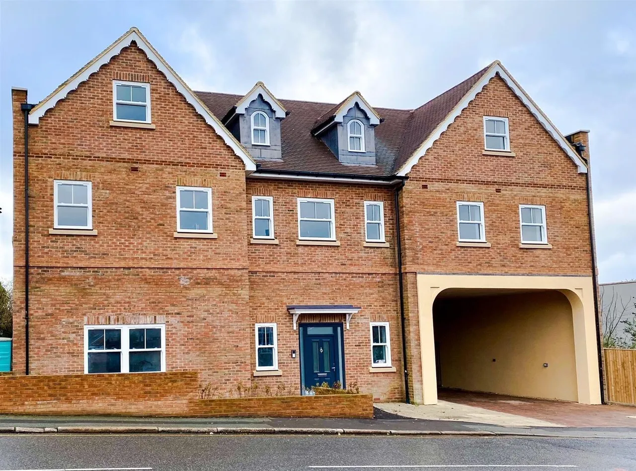 2 bed flat for sale — Malden Road, Cheam, Sutton, SM3 8QW