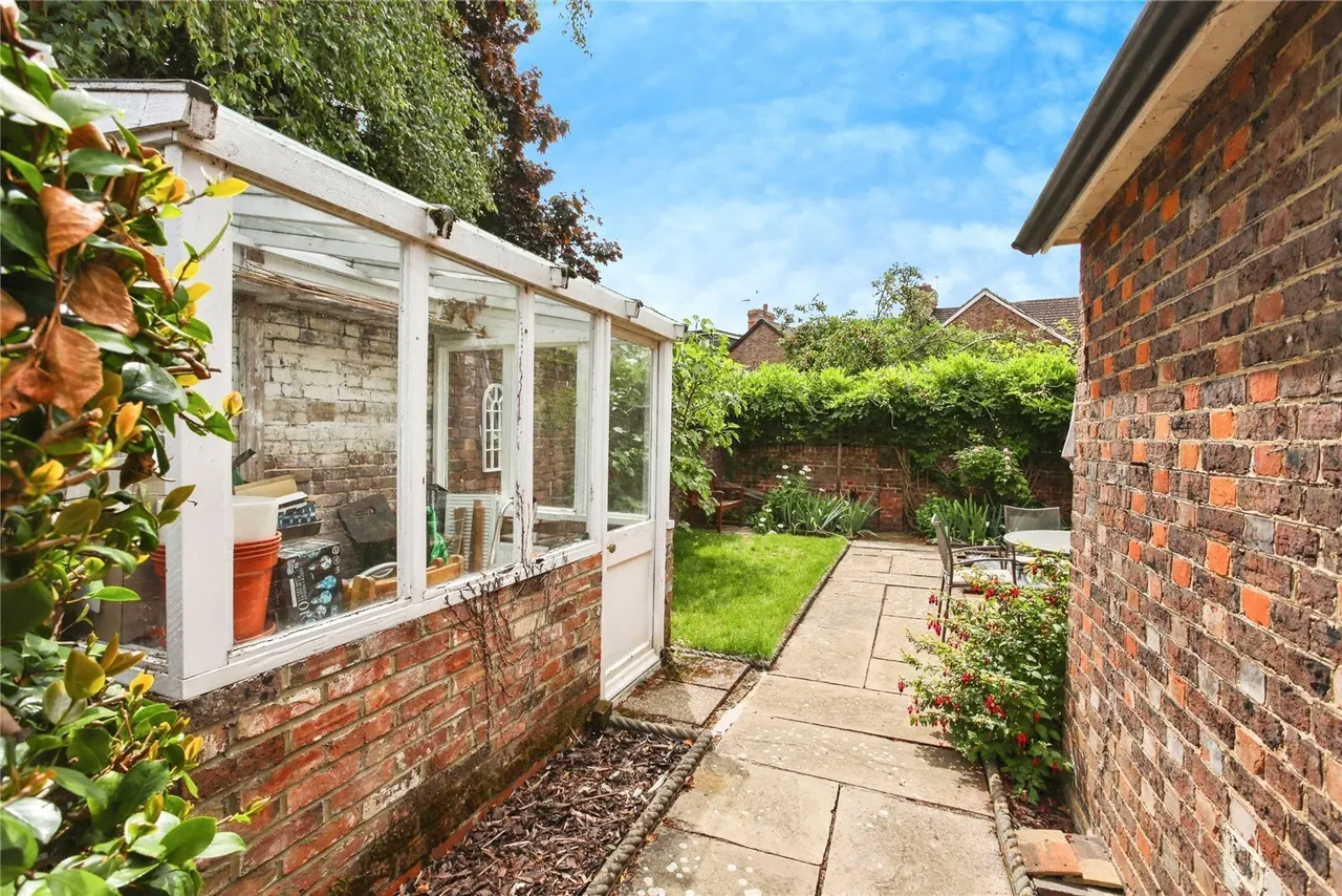 Charlton Terrace, Tonbridge, TN9, photo 18