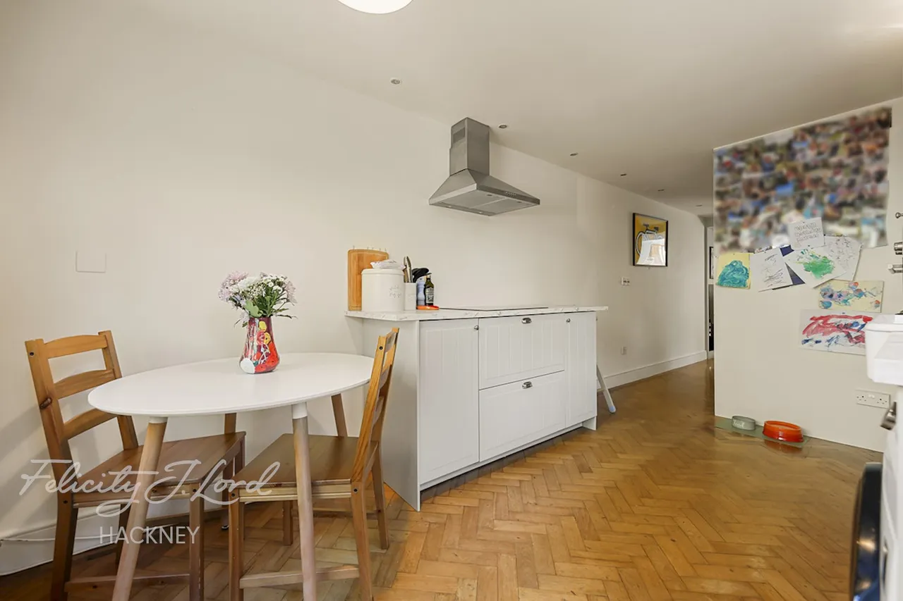 Walsingham Road, London, E5, photo 24