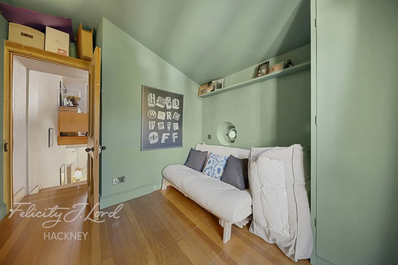 Walsingham Road, London, E5, photo 19