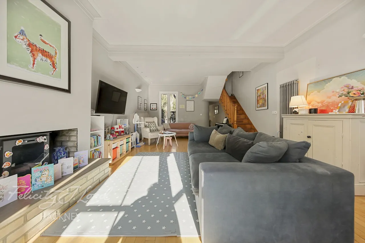 Walsingham Road, London, E5, photo 16