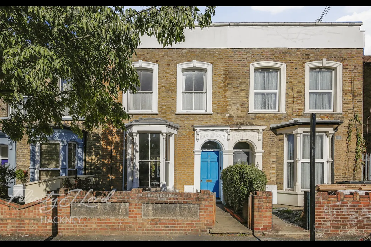 3 bed house for sale, Walsingham Road, London, E5