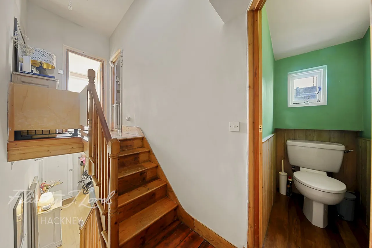 Walsingham Road, London, E5, photo 17