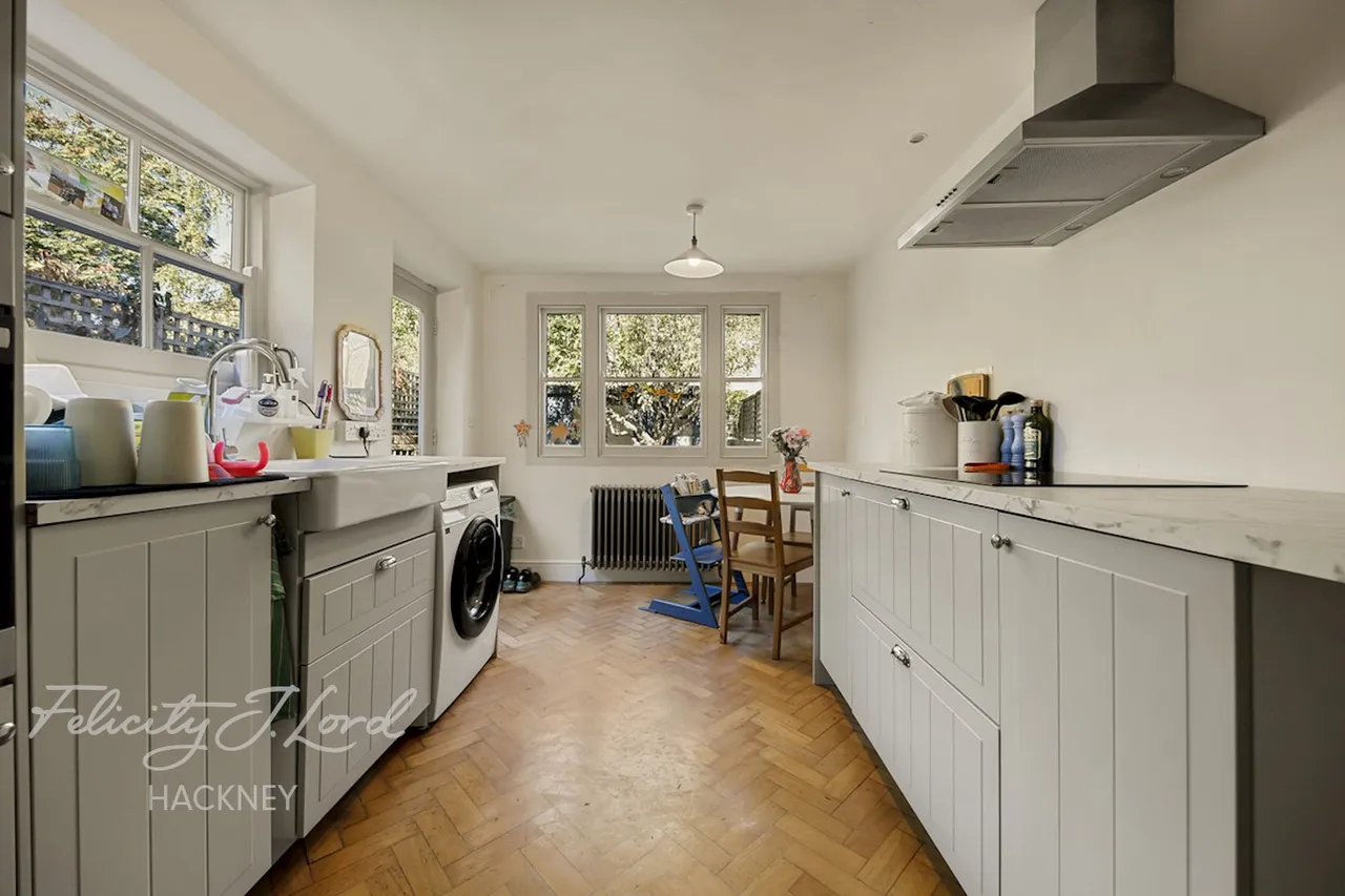 Walsingham Road, London, E5, photo 23