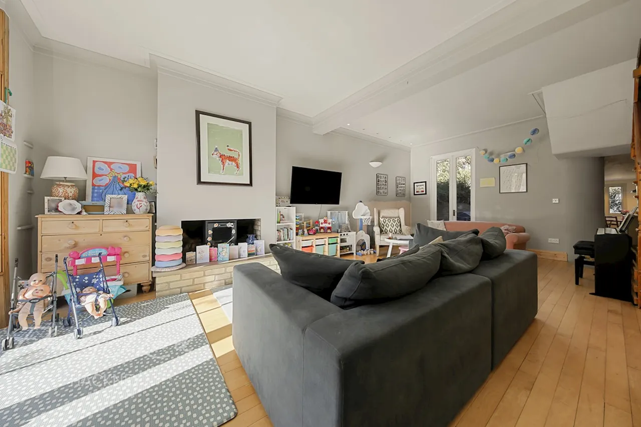 Walsingham Road, London, E5, photo 13