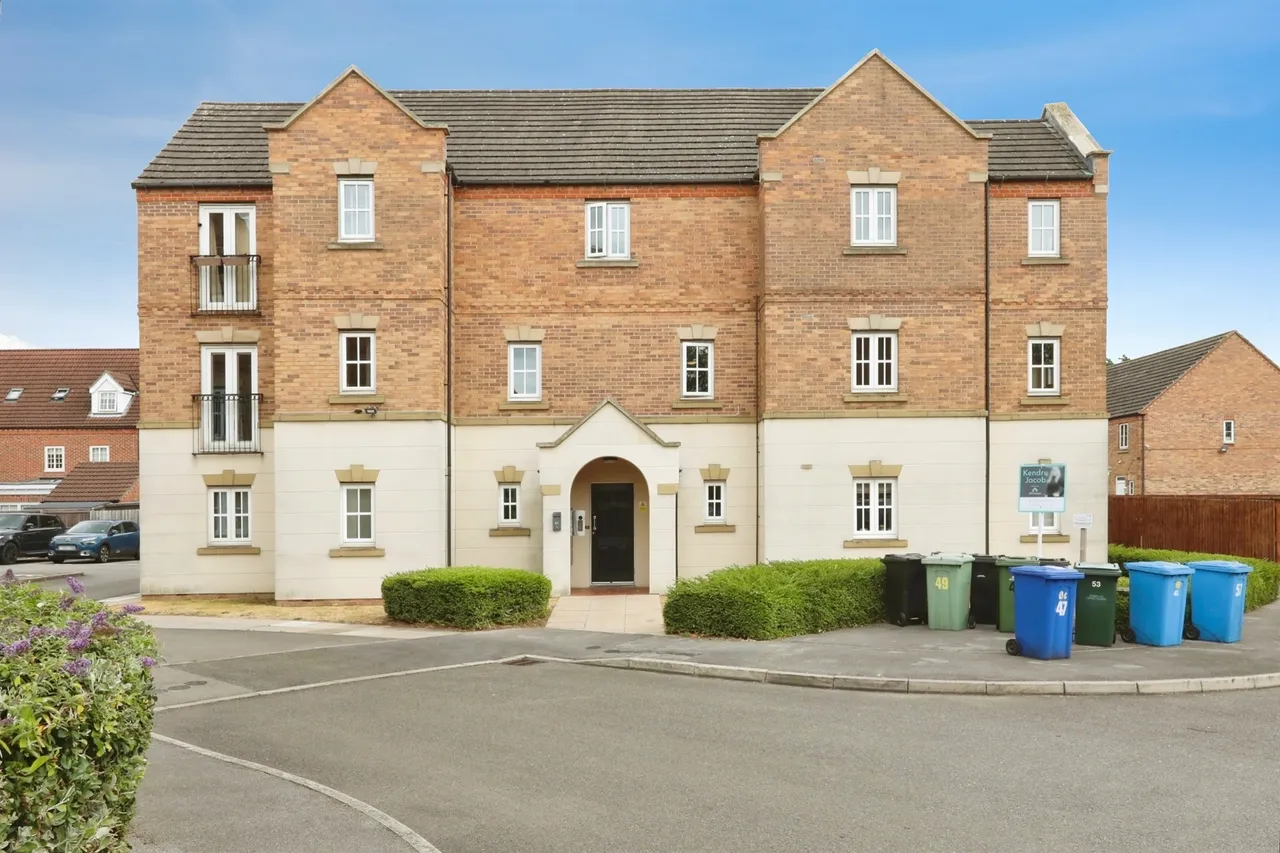 1 bed flat for sale — Denbigh Avenue, Worksop