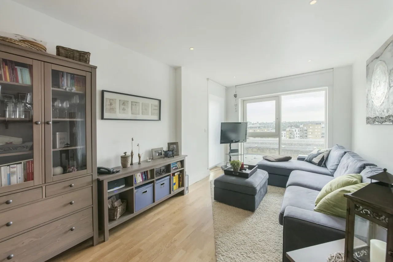 Spinnaker House, Battersea Reach, SW18, photo 4