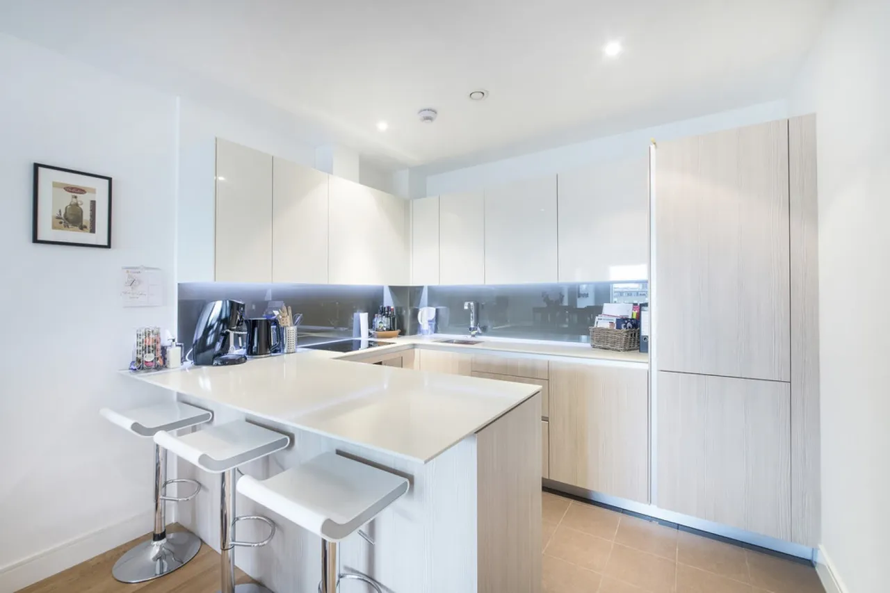 Spinnaker House, Battersea Reach, SW18, photo 3