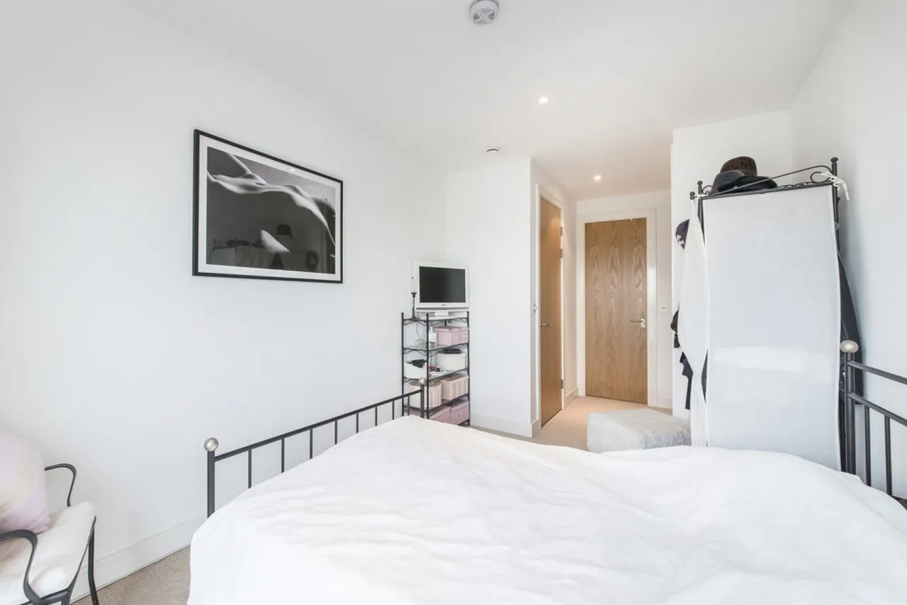 Spinnaker House, Battersea Reach, SW18, photo 8